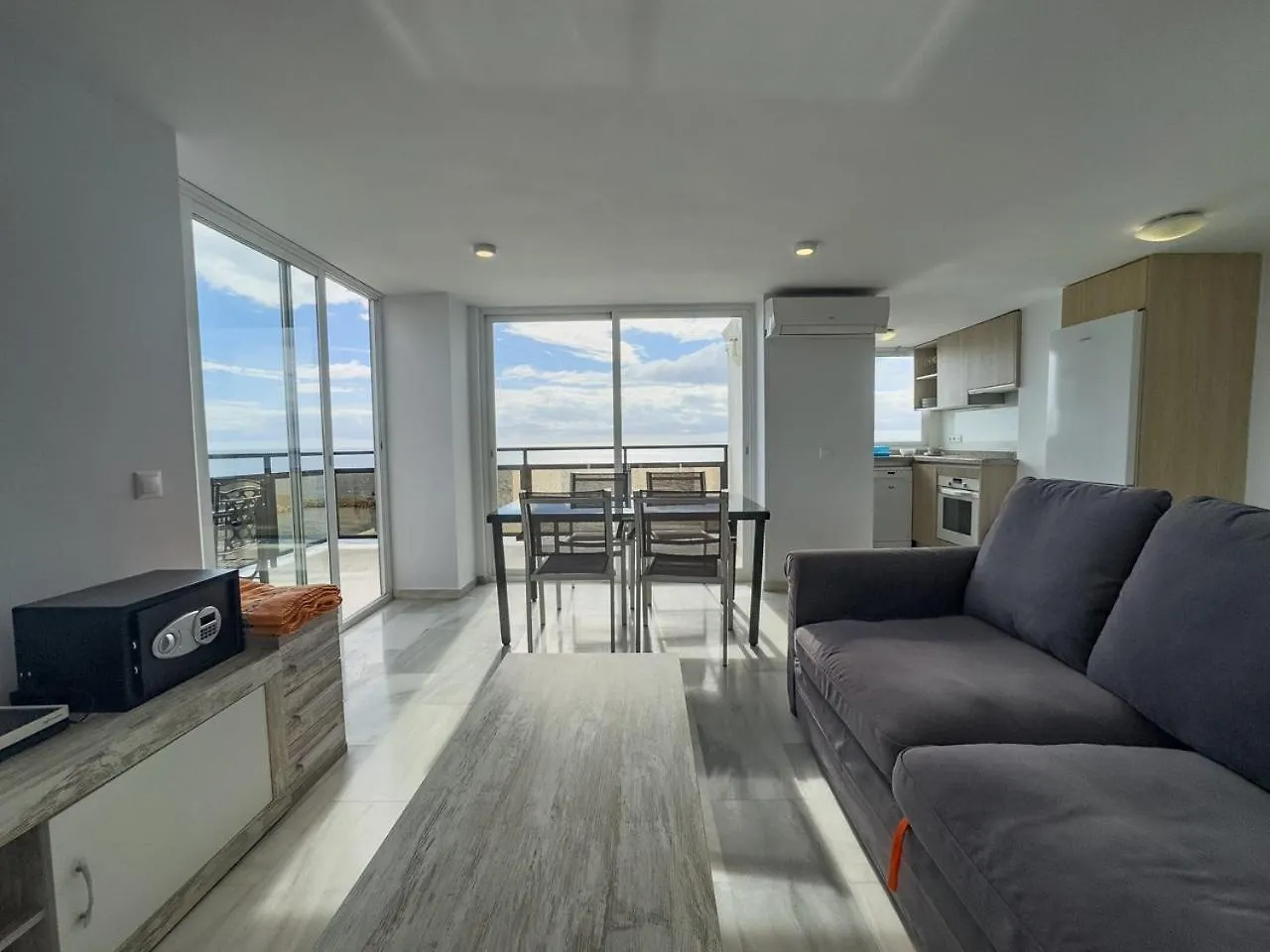 Апартаменты Skol 617 Beachfront Two-Bedrooms Duplex With Sea Views Марбелья Испания