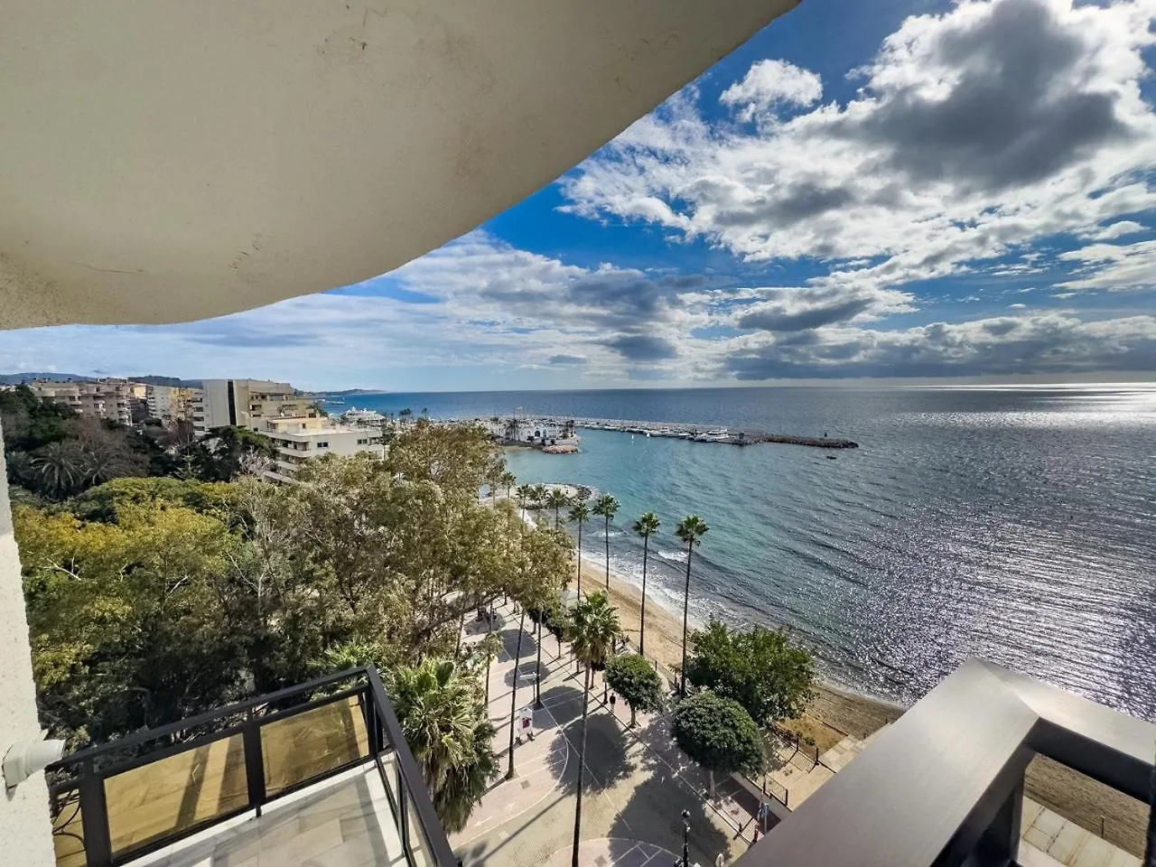 Skol 617 Beachfront Two-Bedrooms Duplex With Sea Views Марбелья