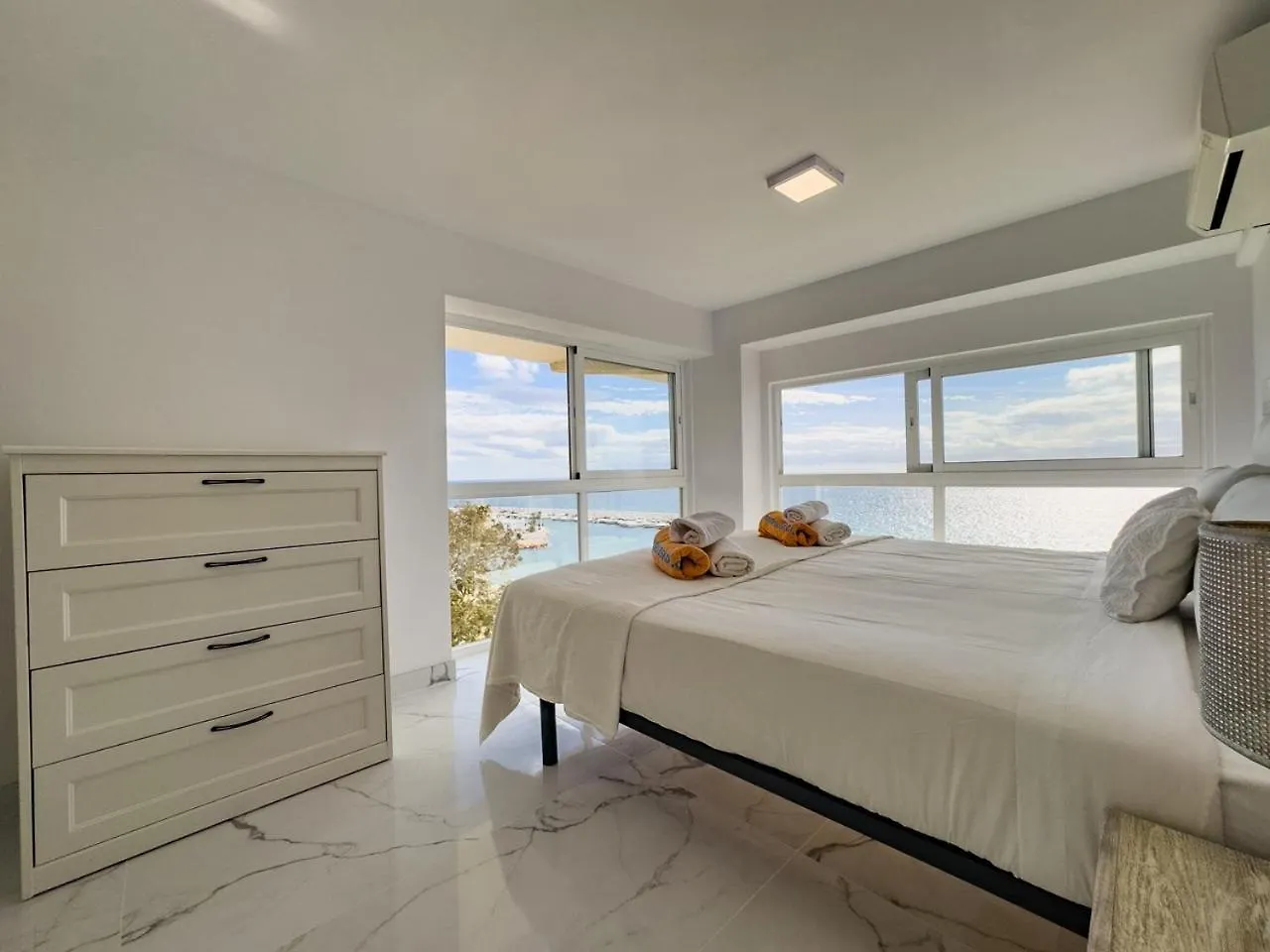 Skol 617 Beachfront Two-Bedrooms Duplex With Sea Views Марбелья 0*,  Испания