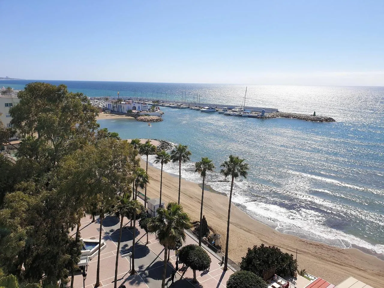 Апартаменты Skol 617 Beachfront Two-Bedrooms Duplex With Sea Views Марбелья
